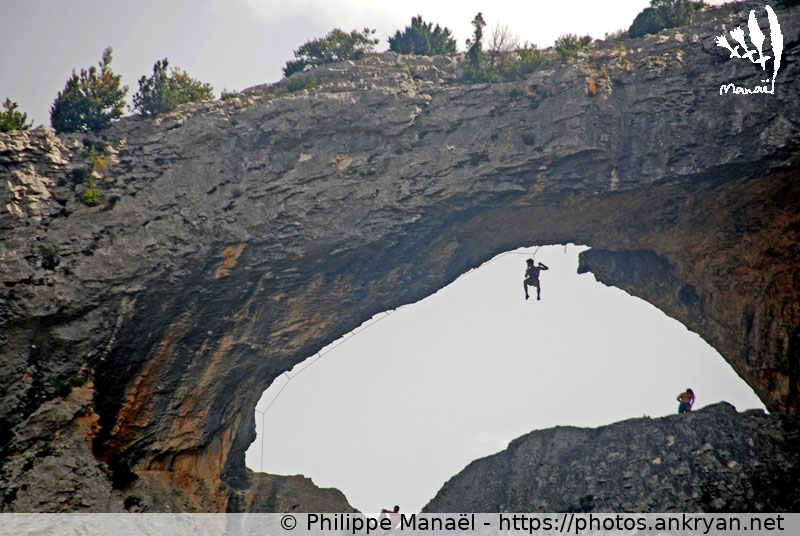 Arche "Le Dauphin", Mascun inférieur (Sierra de Guara, au pays des canyons / Espagne) © Philippe Manaël