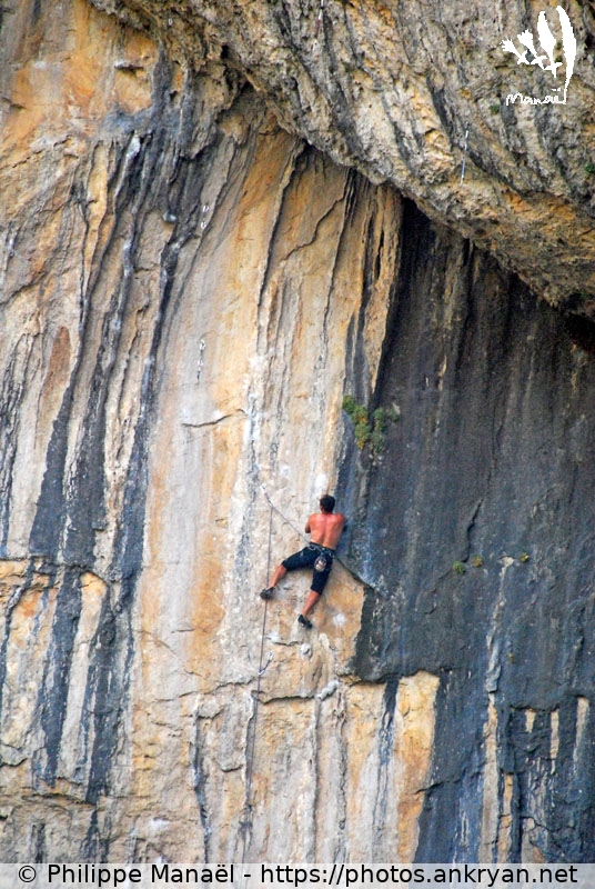 Paroi d'escalade, Mascun inférieur (Sierra de Guara, au pays des canyons / Espagne) © Philippe Manaël