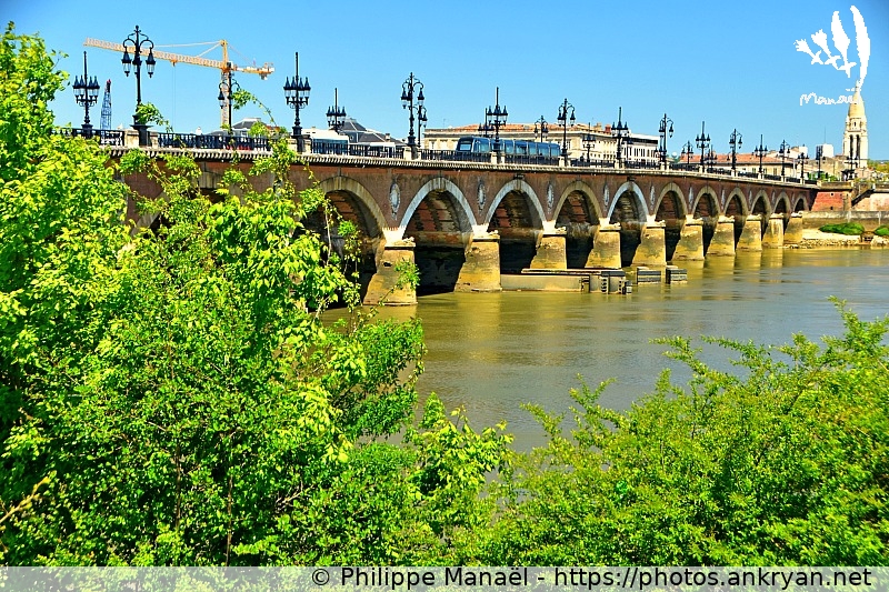 Pont de Pierre (Bordeaux / Ville / France / Gironde - FR-33) © Philippe Manaël