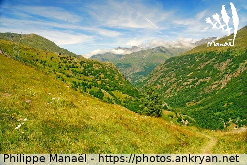 Plateau de Saugué (Pyrénées : Cirque de Gavarnie / Balade / France / Midi-Pyrénées - FR-65) © Philippe Manaël
