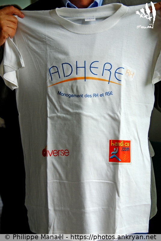 T-shirt Adhere RH et Handi-cv (Foulées de Courtaboeuf 2009 / Evènement sportif / France / Essonne - FR-91) © Philippe Manaël