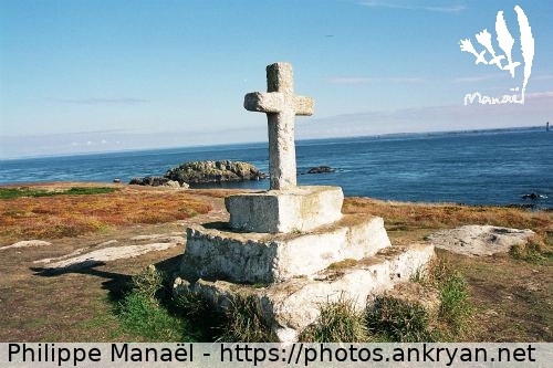 Croix de Saint-Pol (Ile d'Ouessant / Ile / France / Bretagne - FR-29) © Philippe Manaël