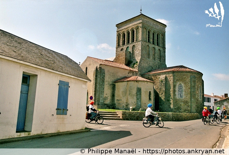 Eglise de Saint-Sauveur (Ile d'Yeu / Ile / France / Pays-de-la-Loire - FR-85) © Philippe Manaël