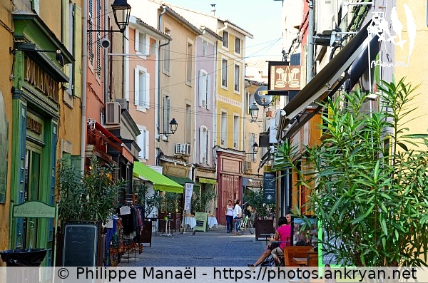 Rue Carnot (L'Isle-sur-la-Sorgue / Ville / France / Vaucluse - FR-84) © Philippe Manaël