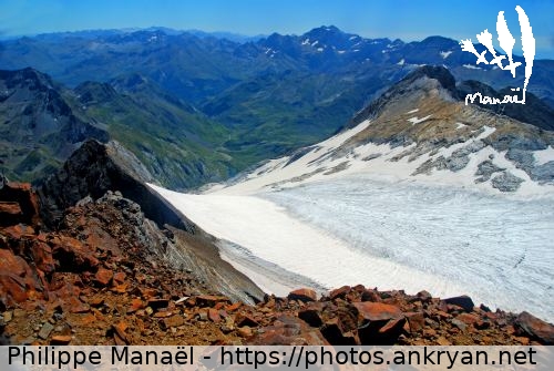 Langue du glacier d'Ossoue 1 (Vignemale, seigneur des Pyrénées / Trekking / France / Midi-Pyrénées - FR-65) © Philippe Manaël