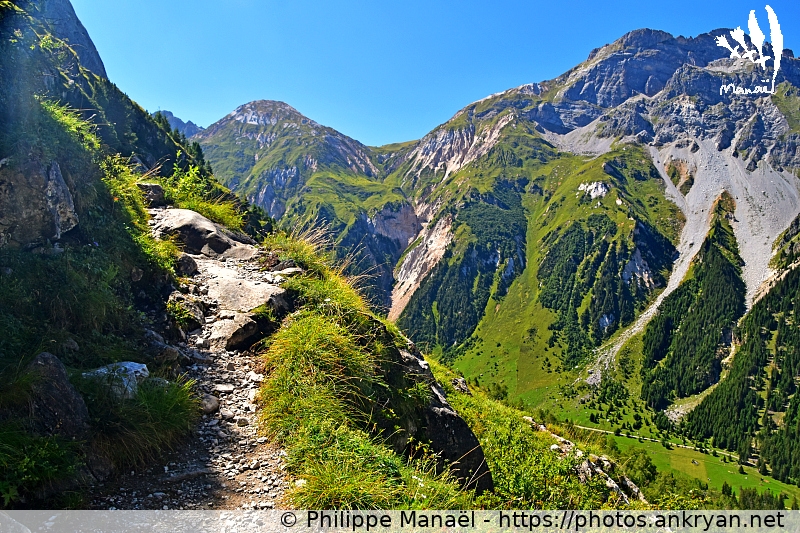 Sentier menant au Pas de l'Âne (Les Balcons de la Vanoise / Trekking / France / Savoie - FR-73) © Philippe Manaël