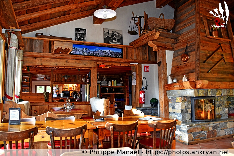 Refuge Les Barmettes, restaurant 2 (Les Balcons de la Vanoise / Trekking / France / Savoie - FR-73) © Philippe Manaël
