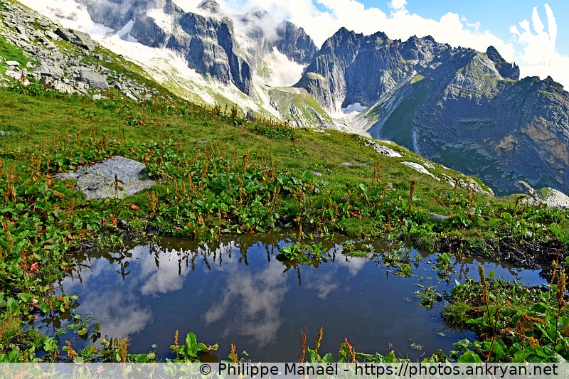 Plan d'eau, refuge du Grand Bec (Les Hauts de la Vanoise / Trekking / France / Savoie - FR-73) © Philippe Manaël