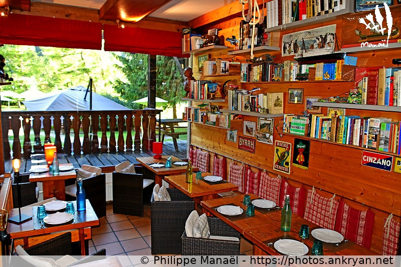 Refuge du Bois, salle de restaurant (Les Hauts de la Vanoise / Trekking / France / Savoie - FR-73) © Philippe Manaël