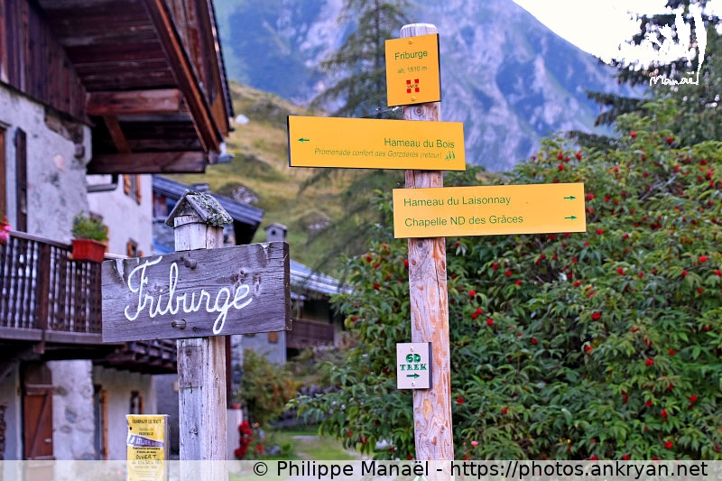 Pancarte de Friburge, Champagny (Les Hauts de la Vanoise / Trekking / France / Savoie - FR-73) © Philippe Manaël