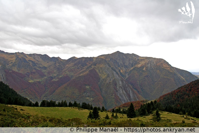 Chaîne montagneuse, vallée de Cauterets (Les Pyrénées, en route pour les étoiles / Trekking / France) © Philippe Manaël