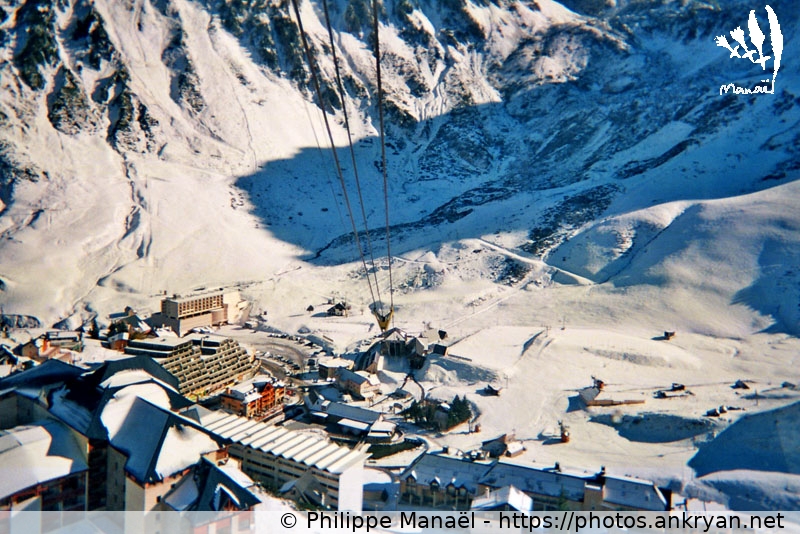 Vaisseau des étoiles : station de ski (Les Pyrénées, en route pour les étoiles / Trekking / France / Midi-Pyrénées - FR-65) © Philippe Manaël