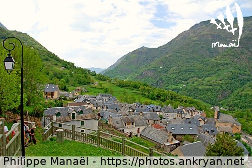 Village de Sazos du Pays Toy (Les Pyrénées, spécial 10 ans de Natura / Trekking / France / Hautes-Pyrénées - FR-65) © Philippe Manaël