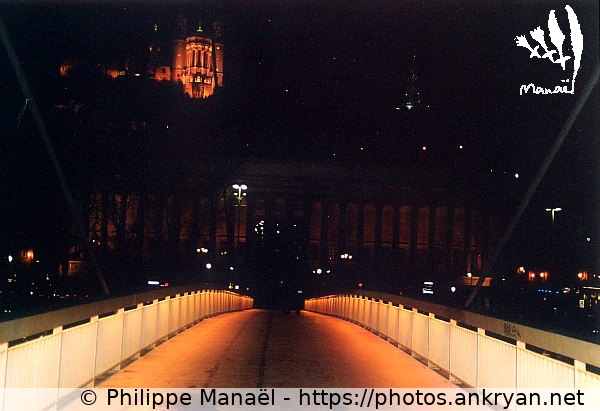 Nuit : Passerelle du Palais de Justice (Lyon / Ville / France / Rhône-Alpes - FR-69) © Philippe Manaël