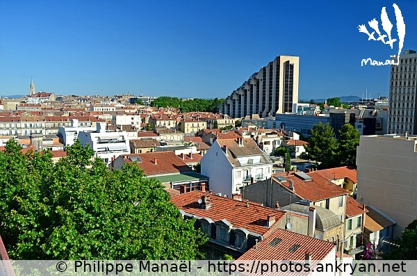 Au-dessus des toits : Tour Le Triangle (Montpellier / Ville / France / Hérault - FR-34) © Philippe Manaël