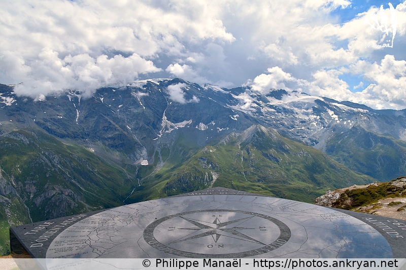 Table d'orientation à 360° (Savoie : Petit Mont Blanc / Balade / France / Savoie - FR-73) © Philippe Manaël