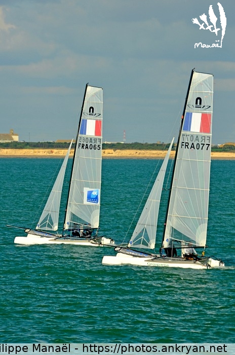 Deux voiliers FRA (Phases finales des régates rochelaises / Sortie en mer / France) © Philippe Manaël