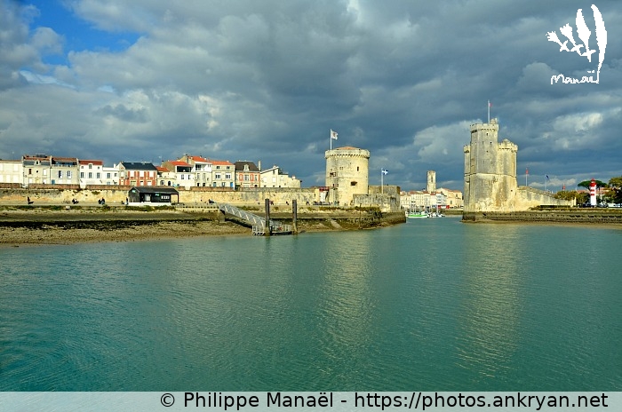 Les 2 tours de La Rochelle (Phases finales des régates rochelaises / Sortie en mer / France / Poitou-Charentes - FR-17) © Philippe Manaël