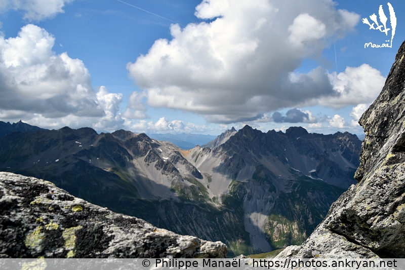 Au sommet : col Rouge (Savoie : Pointe de l'Observatoire / Balade / France / Savoie - FR-73) © Philippe Manaël