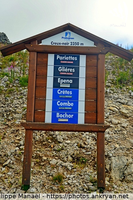 Pancarte Creux-noir (Savoie : Col de la Vanoise / Balade / France / Savoie - FR-73) © Philippe Manaël