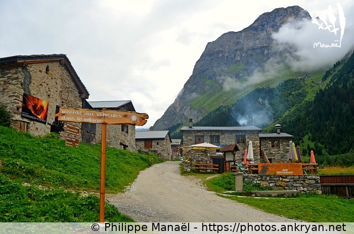 Hameau "Les Prioux" (Savoie : Pralognan, Les Prioux / Balade / France / Savoie - FR-73) © Philippe Manaël