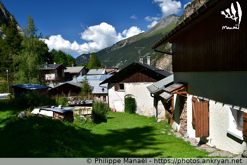 Village de la Croix (Savoie : Pralognan, La Croix / Balade / France / Savoie - FR-73) © Philippe Manaël