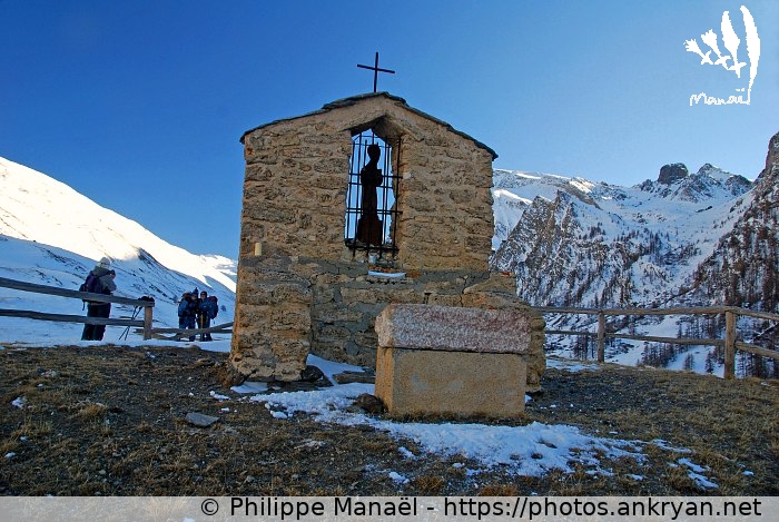 Oratoire de Notre-Dame du Berceau (Queyras, nouvel an à Molines / Trekking / France / Hautes-Alpes - FR-05) © Philippe Manaël