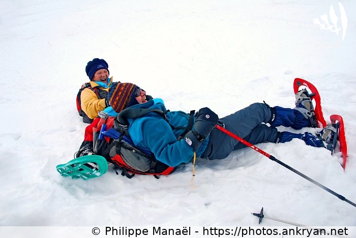 Fou rire dans la neige (Queyras, nouvel an à Molines / Trekking / France / Hautes-Alpes - FR-05) © Philippe Manaël
