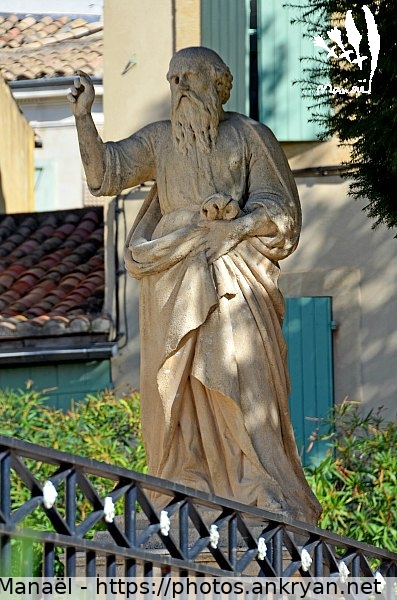 Statue d'Isaïe (Salon-de-Provence / Ville / France / Bouches-du-Rhône - FR-13) © Philippe Manaël