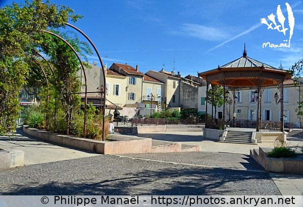 Place des Martyrs de la Résistance (Salon-de-Provence / Ville / France / Bouches-du-Rhône - FR-13) © Philippe Manaël