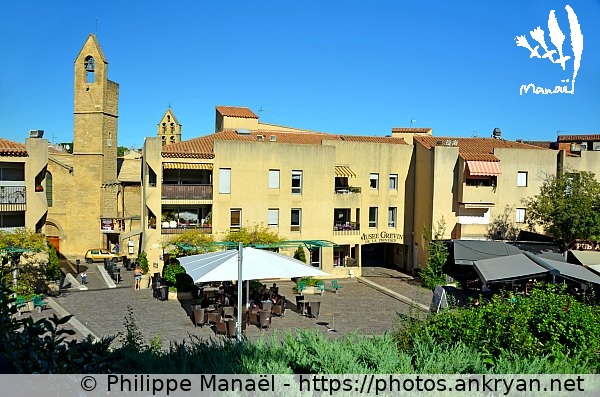 Place des Centuries (Salon-de-Provence / Ville / France / Bouches-du-Rhône - FR-13) © Philippe Manaël