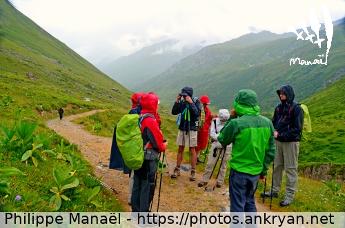 Pause sous la pluie (Tour des Glaciers de la Vanoise / Trekking / France / Savoie - FR-73) © Philippe Manaël
