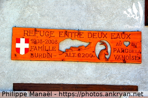 Pancarte, refuge d'Entre-Deux-Eaux (Tour des Glaciers de la Vanoise / Trekking / France / Savoie - FR-73) © Philippe Manaël