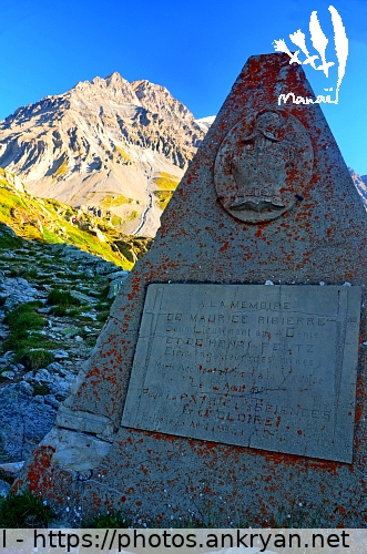 Stèle, Pointe de la Rechasse (Tour des Glaciers de la Vanoise / Trekking / France) © Philippe Manaël