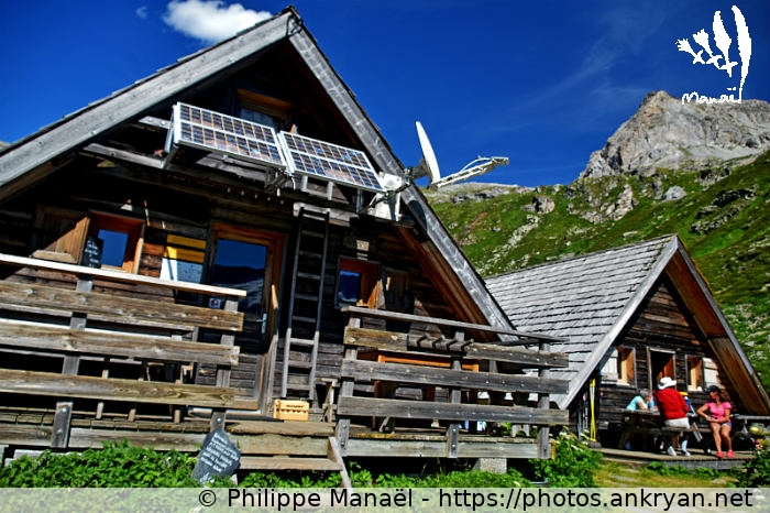 Chalets du refuge de Plaisance (Traversée de la Vanoise / Trekking / France / Savoie - FR-73) © Philippe Manaël