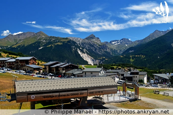 Village d'Aussois (Traversée de la Vanoise / Trekking / France / Savoie - FR-73) © Philippe Manaël