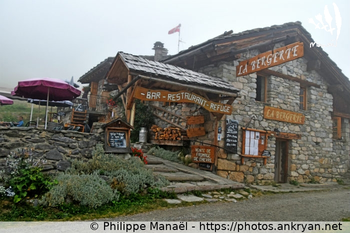 Restaurant la Bergerie. Les Prioux (Traversée de la Vanoise / Trekking / France / Savoie - FR-73) © Philippe Manaël