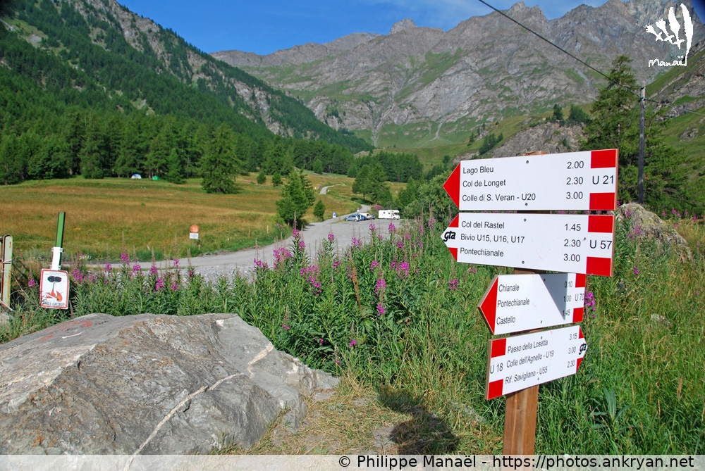 Panneau directionnel, Chianale (Hautes vallées piémontaises / Italie / Piémont - IT) © Philippe Manaël