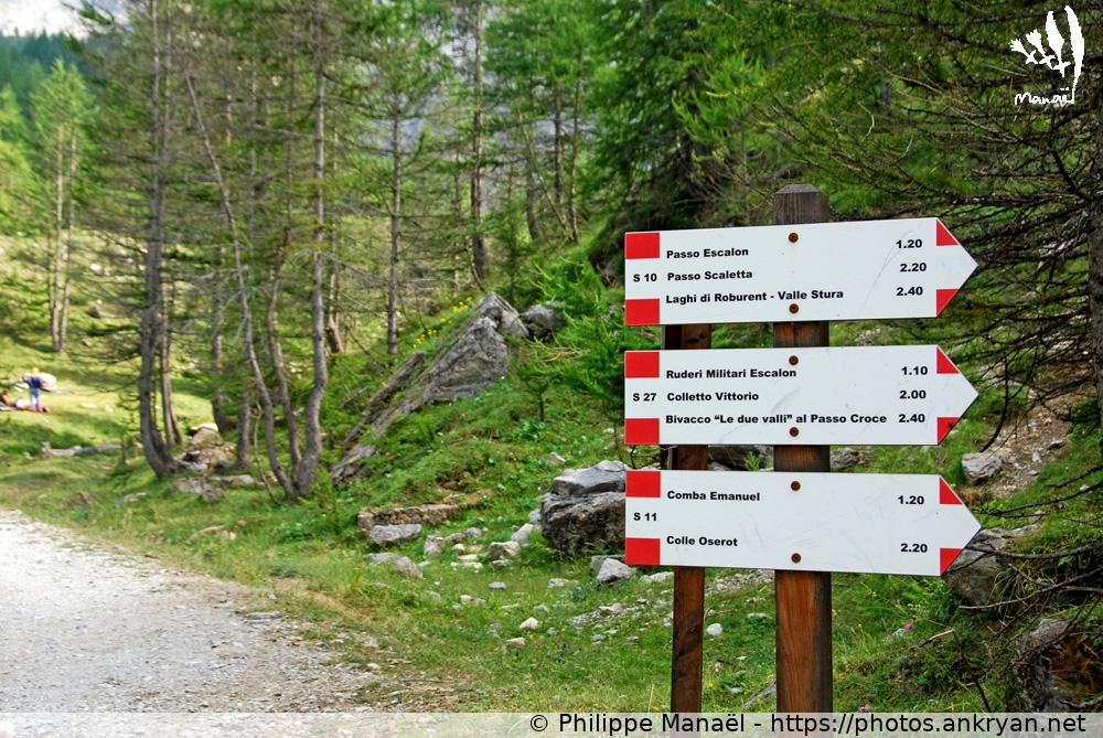 Panneaux directionnels, val de Suse (Hautes vallées piémontaises / Italie) © Philippe Manaël
