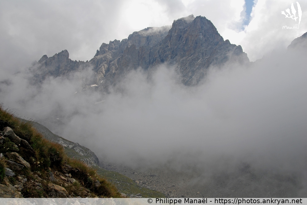 Montagne brumeuse, Val Maira (Hautes vallées piémontaises / Italie) © Philippe Manaël