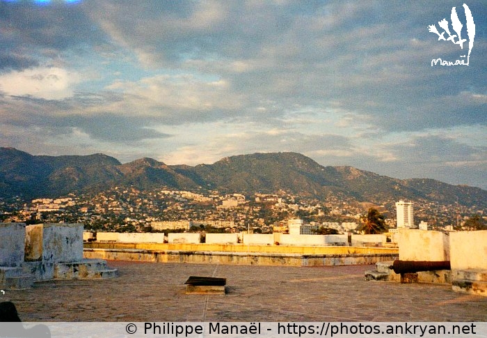 Fort de San Diego et les collines (Nouvel an, baie d'Acapulco / Mexique / Guerrero - MX) © Philippe Manaël
