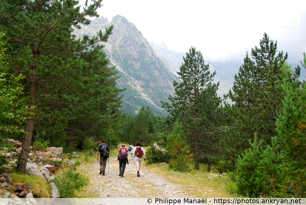 Chemin du cirque de Barrosa (Cirques et Canyons du Mont Perdu / Espagne / Huesca - ES) © Philippe Manaël