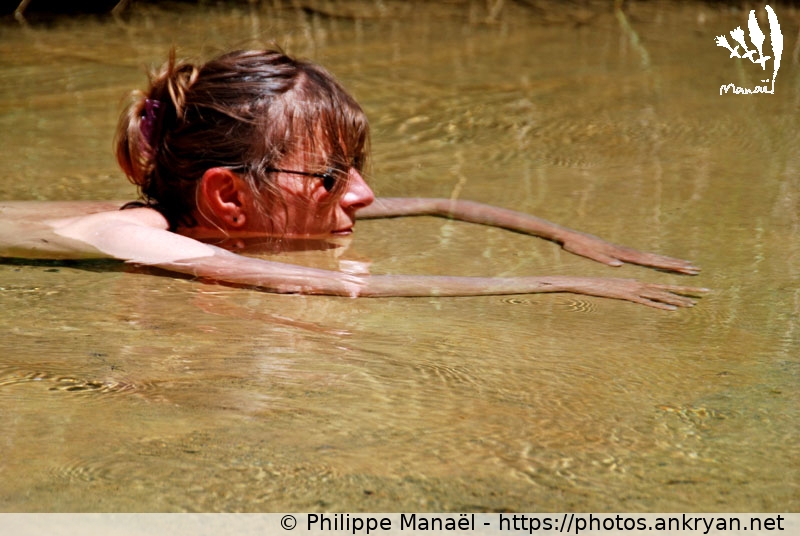 Baignade dans le rio Guatizalema, 1 (Sierra de Guara, au pays des canyons / Espagne / Huesca - ES) © Philippe Manaël