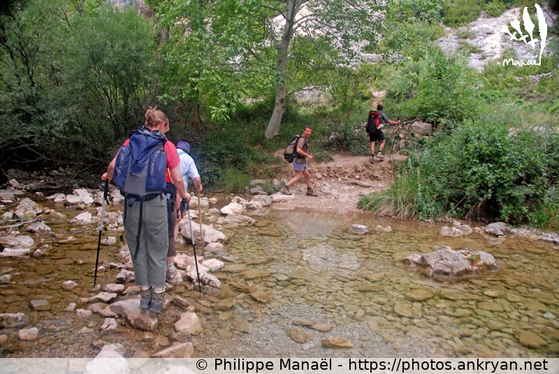 Traversée du rio Mascún (Sierra de Guara, au pays des canyons / Espagne / Huesca - ES) © Philippe Manaël