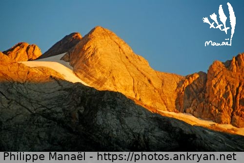 Soleil levant (Vignemale, seigneur des Pyrénées / Trekking / France / Midi-Pyrénées - FR-65) © Philippe Manaël