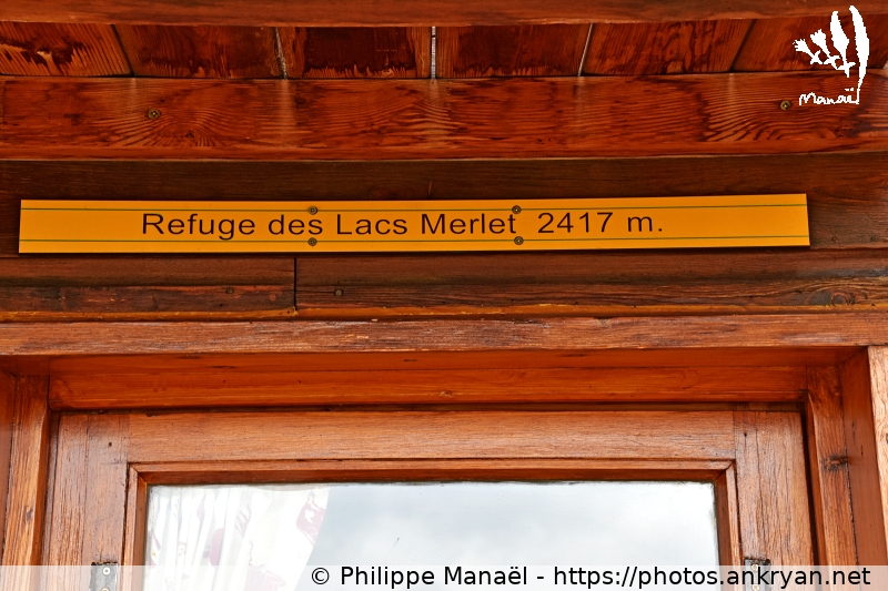 Fronton du refuge des Lacs Merlet (Les Balcons de la Vanoise / Trekking / France / Savoie - FR-73) © Philippe Manaël