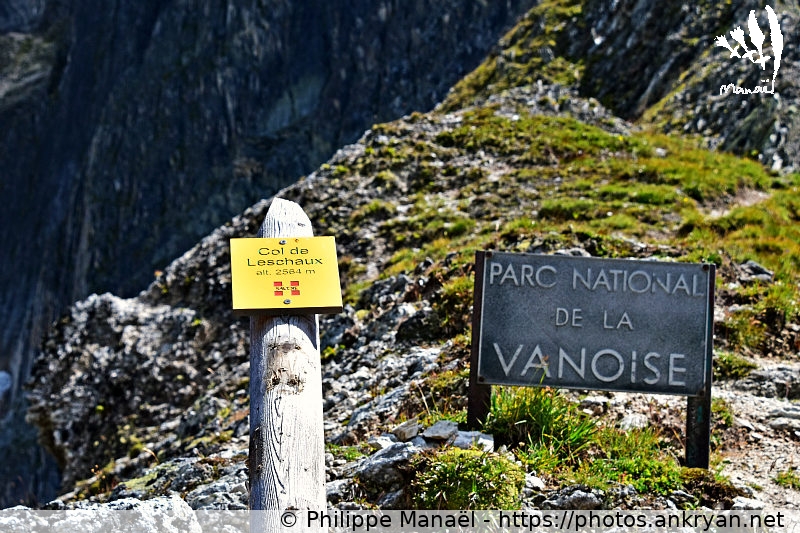 Entrée Parc de la Vanoise, col de Leschaux (Les Hauts de la Vanoise / Trekking / France / Savoie - FR-73) © Philippe Manaël