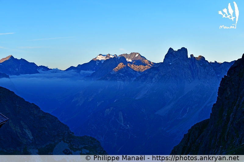 Soleil levant : Glacier de Gébroulaz (Les Hauts de la Vanoise / Trekking / France / Savoie - FR-73) © Philippe Manaël