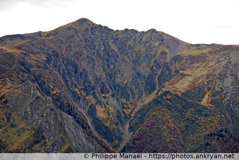 Montagnes, vallée de Cauterets (Les Pyrénées, en route pour les étoiles / Trekking / France) © Philippe Manaël