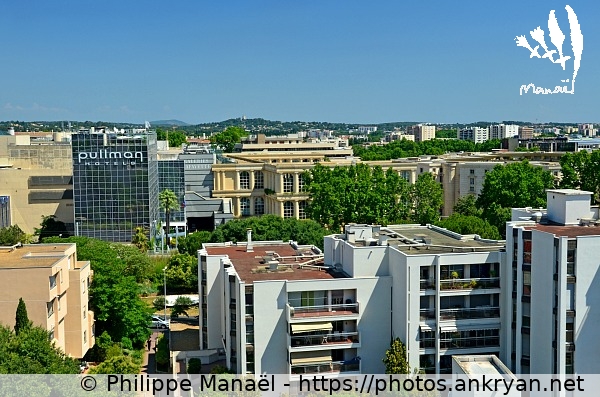 Au-dessus des toits : Antigone (Montpellier / Ville / France / Hérault - FR-34) © Philippe Manaël